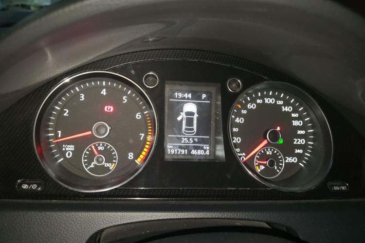 Used Volkswagen Magotan 2012 1.8TSI Luxury Model Instrument Cluster