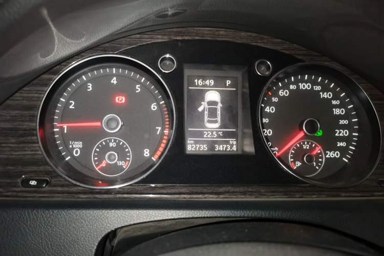 Used Volkswagen Magotan 2012 2.0 TSI Prestige Edition Instrument Cluster