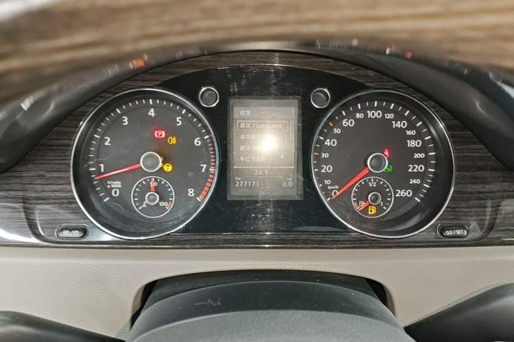 Used Volkswagen Magotan 2012 Revised Version 2.0 TSI Supreme Edition Instrument Cluster