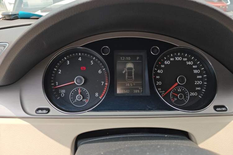 Used Volkswagen Magotan 2012 Revised Version 1.8TSI Leading Edition Instrument Cluster