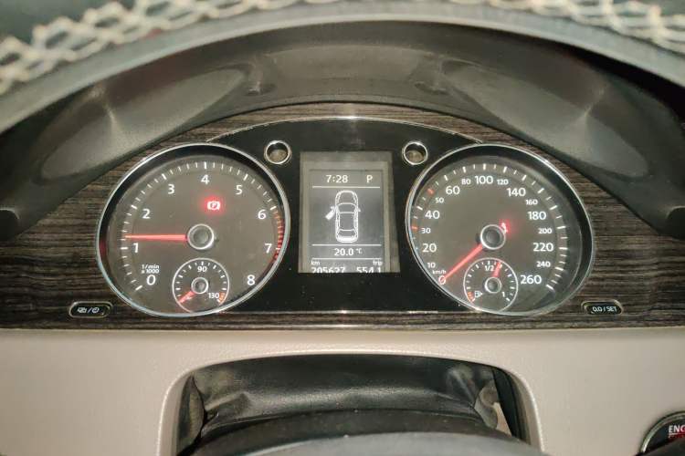 Used Volkswagen Magotan 2012 Facelift 1.8TSI Prestige Model Instrument Cluster
