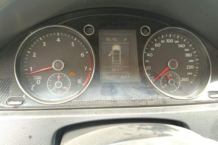 Used Volkswagen Magotan 2012 Revised Version 1.8TSI Leading Edition Instrument Cluster