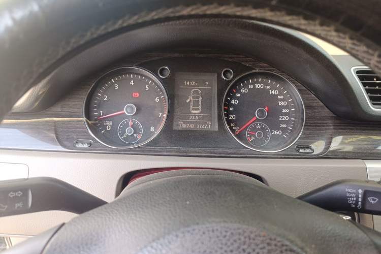 Used Volkswagen Magotan 2012 Facelift 2.0 TSI Prestige Model Instrument Cluster