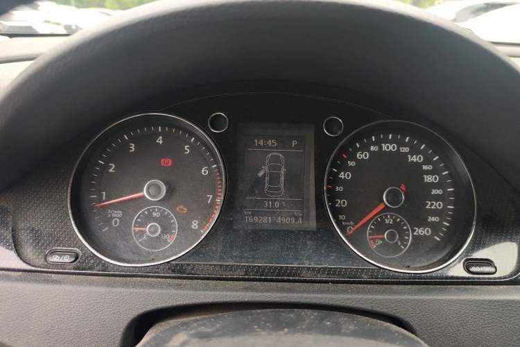 Used Volkswagen Magotan 2012 Revised Version 1.8TSI Leading Edition Instrument Cluster