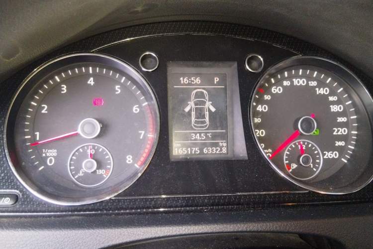 Used Volkswagen Magotan 2012 Revised Version 2.0 TSI Luxury Edition Instrument Cluster