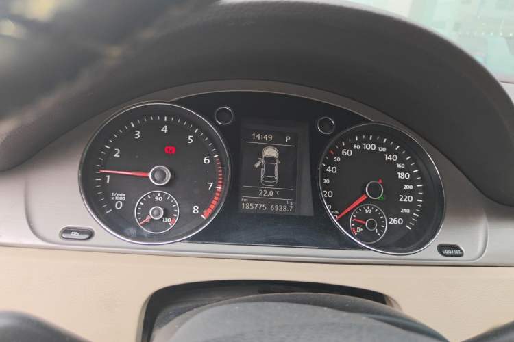 Used Volkswagen Magotan 2012 Revised Version 1.8TSI Leading Edition Instrument Cluster