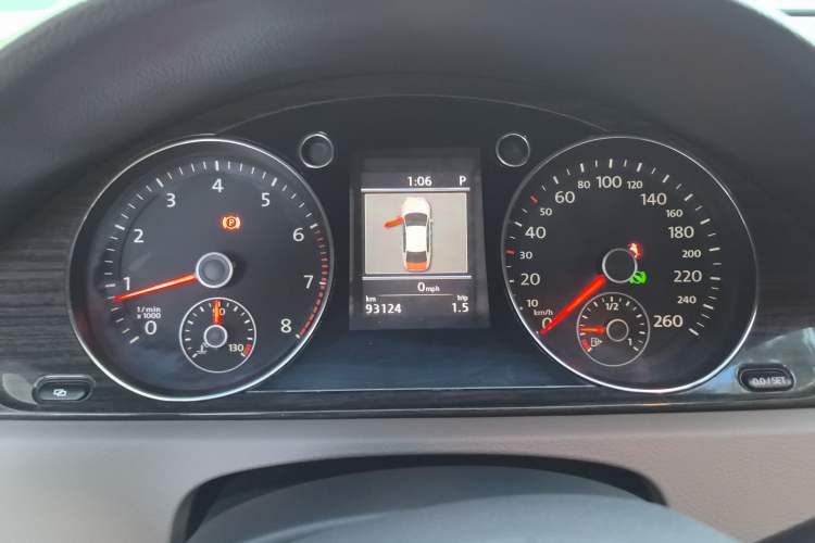 Used Volkswagen Magotan 2012 Revised Version 2.0 TSI Supreme Edition Instrument Cluster