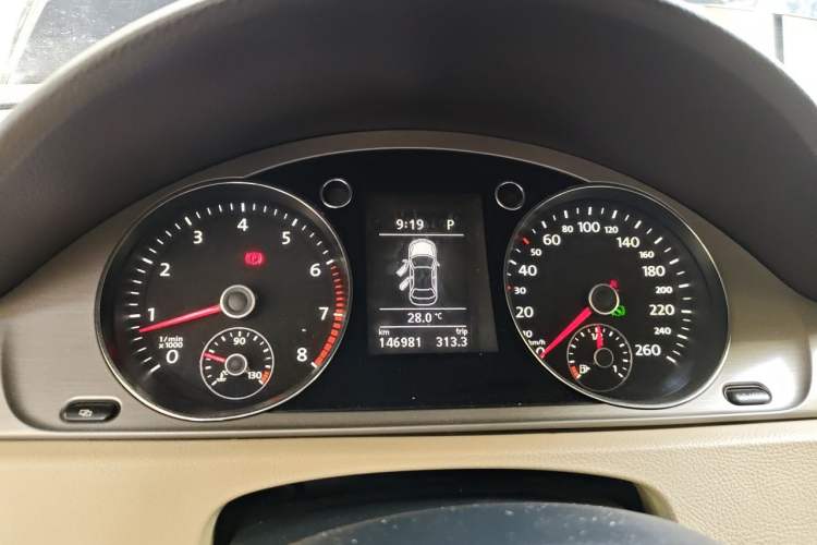 Used Volkswagen Magotan 2012 Revised Version 1.8TSI Leading Edition Instrument Cluster