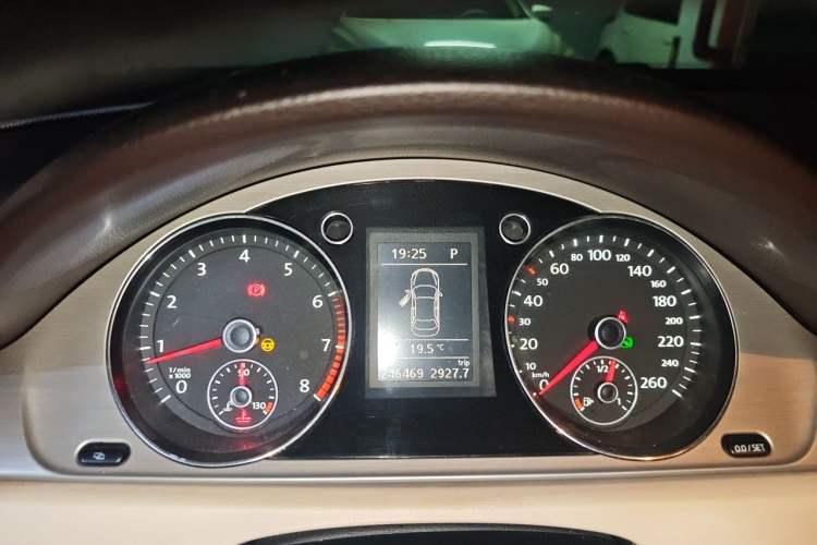 Used Volkswagen Magotan 2012 Revised Version 1.8TSI Leading Edition Instrument Cluster