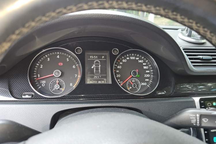 Used Volkswagen Magotan 2012 Revised Version 2.0 TSI Luxury Edition Instrument Cluster