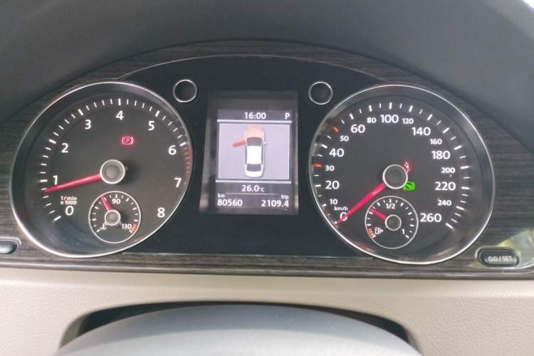 Used Volkswagen Magotan 2012 Revised Version 2.0 TSI Supreme Edition Instrument Cluster