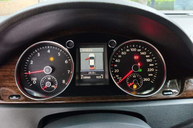 Used Volkswagen Magotan 2012 3.0 FSI Flagship Edition Instrument Cluster