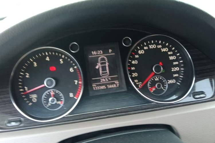 Used Volkswagen Magotan 2012 Facelift 2.0 TSI Prestige Model Instrument Cluster