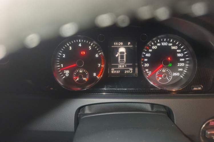 Used Volkswagen Magotan 2012 Revised Version 2.0 TSI Luxury Edition Instrument Cluster