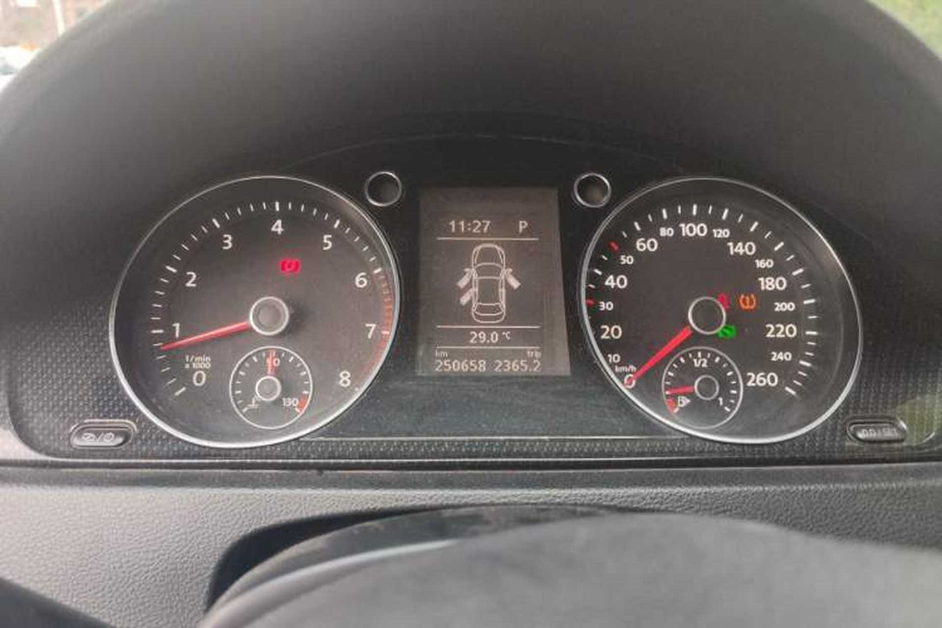 Used Volkswagen Magotan 2012 Revised Version 2.0 TSI Luxury Edition Instrument Cluster