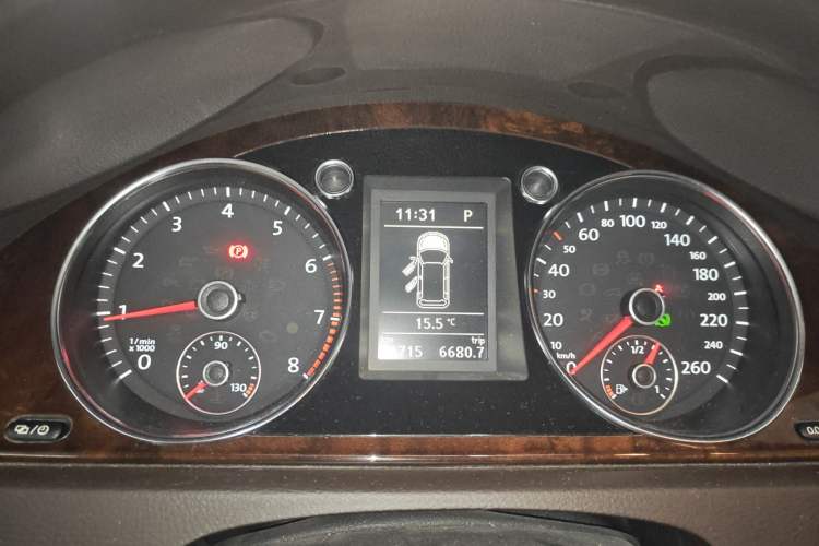Used Volkswagen Magotan 2012 Travel Edition 2.0 TSI Comfort Version Instrument Cluster
