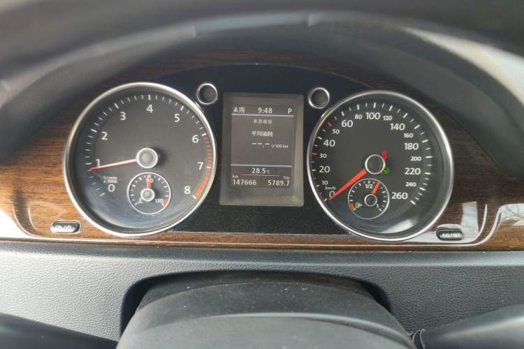 Used Volkswagen Magotan 2012 3.0 FSI Flagship Edition Instrument Cluster