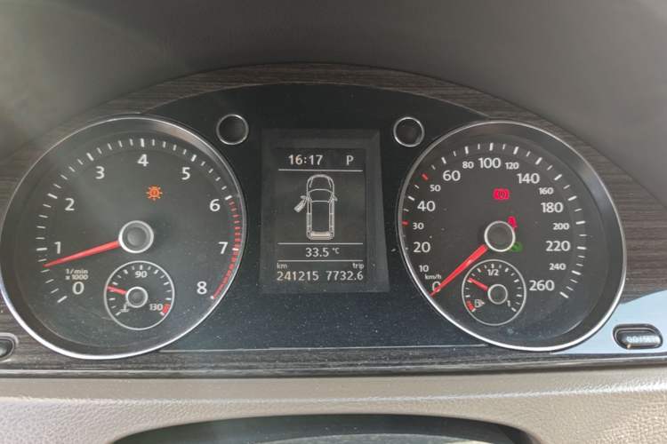 Used Volkswagen Magotan 2012 2.0 TSI Ultimate Edition Instrument Cluster