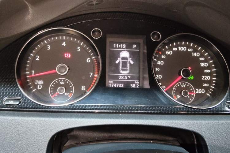 Used Volkswagen Magotan 2012 1.8TSI Luxury Model Instrument Cluster