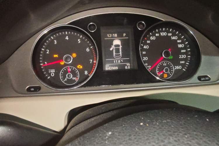 Used Volkswagen Magotan 2012 Revised Version 1.8TSI Leading Edition Instrument Cluster