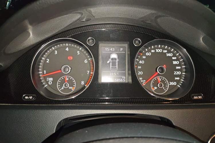Used Volkswagen Magotan 2012 Revised Version 1.8TSI Leading Edition Instrument Cluster