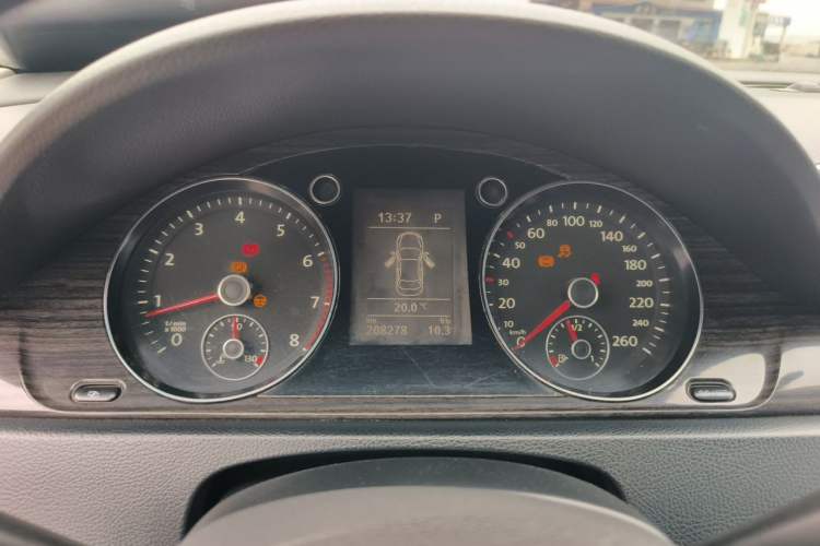 Used Volkswagen Magotan 2012 Facelift 1.8TSI Prestige Model Instrument Cluster