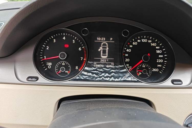 Used Volkswagen Magotan 2012 Revised Version 1.8TSI Leading Edition Instrument Cluster