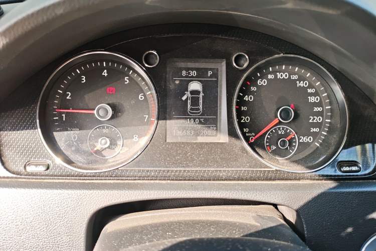 Used Volkswagen Magotan 2012 Revised 1.8TSI Luxury Version Instrument Cluster