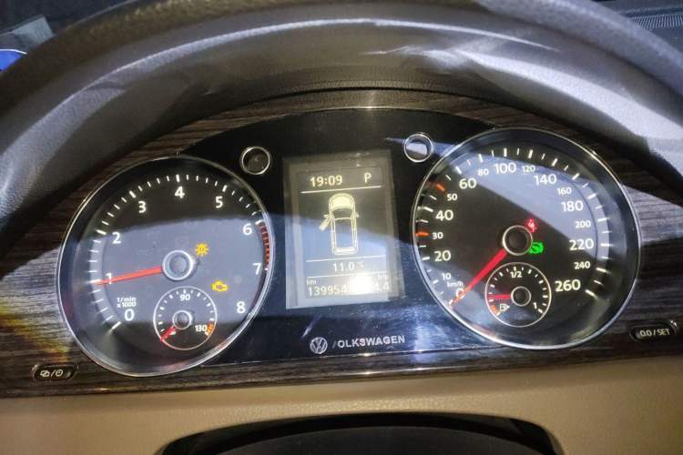 Used Volkswagen Magotan 2012 Facelift 2.0 TSI Prestige Model Instrument Cluster