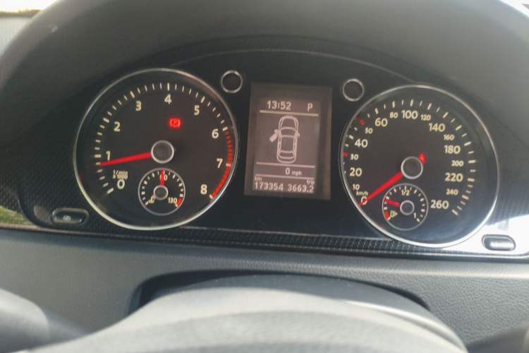 Used Volkswagen Magotan 2012 Revised 1.8TSI Luxury Version Instrument Cluster