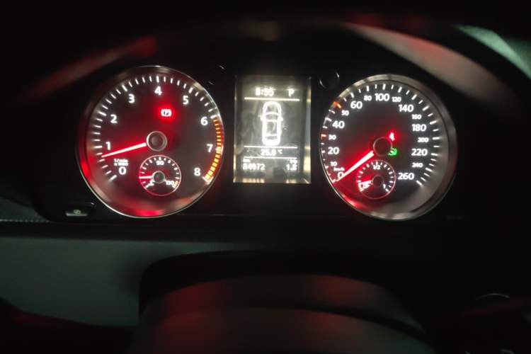 Used Volkswagen Magotan 2012 Revised 1.8TSI Luxury Version Instrument Cluster