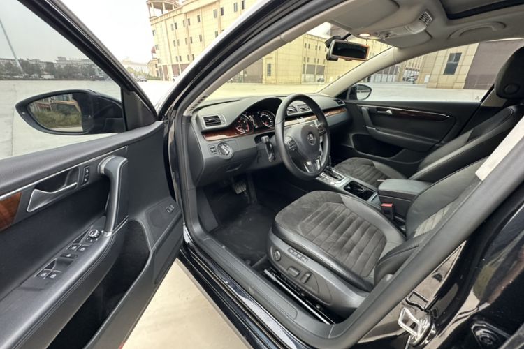 Used Volkswagen Magotan 2012 Travel Edition 2.0 TSI Comfort Version Interior 1
