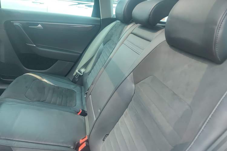 Used Volkswagen Magotan 2012 Travel Edition 2.0 TSI Comfort Version Interior 1