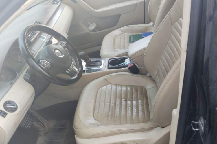 Used Volkswagen Magotan 2012 Revised Version 1.8TSI Leading Edition Left Front Seat