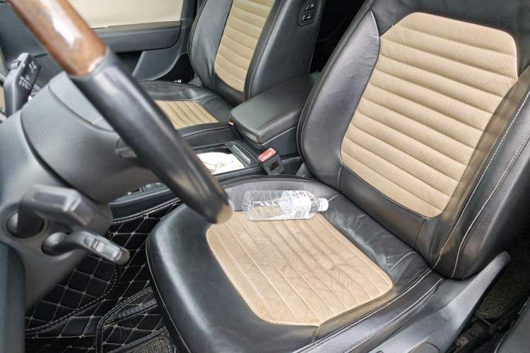 Used Volkswagen Magotan 2012 3.0 FSI Flagship Edition Left Front Seat