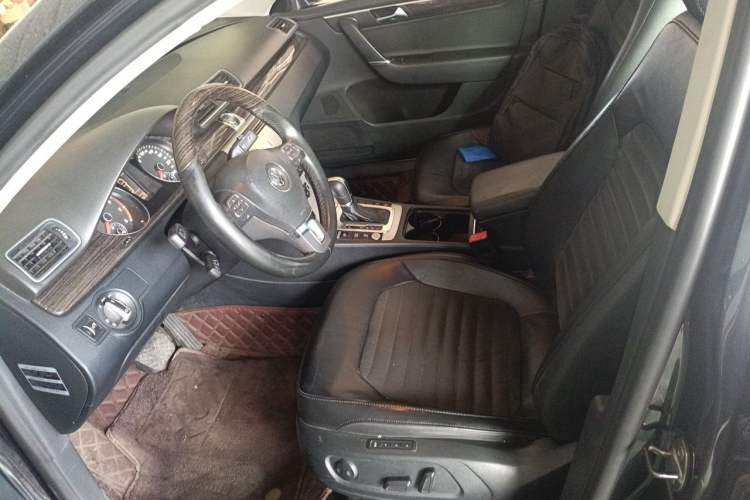 Used Volkswagen Magotan 2012 Revised Version 2.0 TSI Supreme Edition Left Front Seat