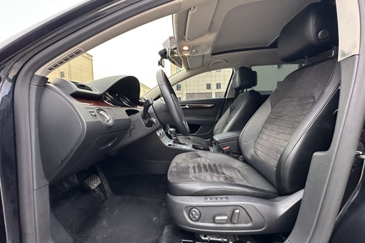 Used Volkswagen Magotan 2012 Travel Edition 2.0 TSI Comfort Version Left Front Seat
