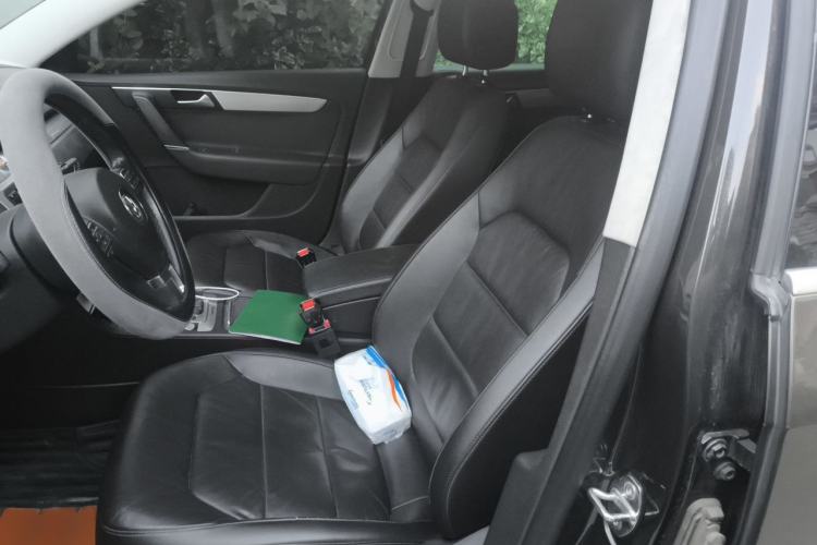 Used Volkswagen Magotan 2012 Travel Edition 2.0 TSI 4x4 Comfort Version Left Front Seat