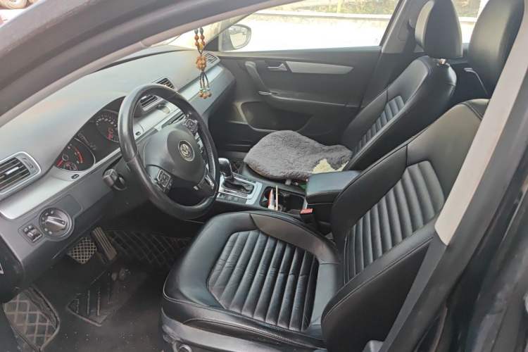 Used Volkswagen Magotan 2012 Revised Version 1.8TSI Leading Edition Left Front Seat