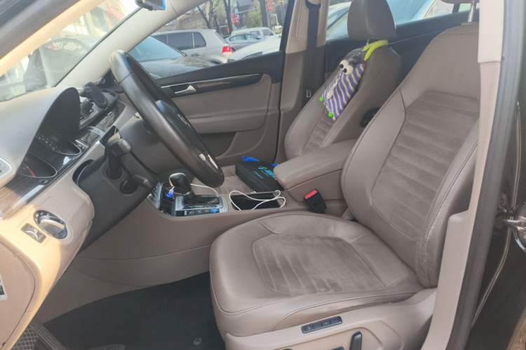 Used Volkswagen Magotan 2012 2.0 TSI Prestige Edition Left Front Seat