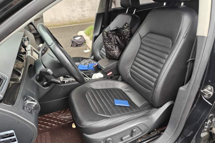 Used Volkswagen Magotan 2012 Revised 1.8TSI Luxury Version Left Front Seat