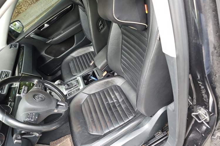 Used Volkswagen Magotan 2012 Revised Version 2.0 TSI Luxury Edition Left Front Seat