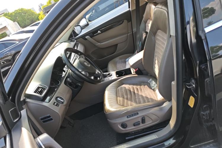 Used Volkswagen Magotan 2012 2.0 TSI Ultimate Edition Left Front Seat
