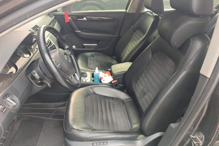 Used Volkswagen Magotan 2012 Facelift 1.8TSI Prestige Model Left Front Seat