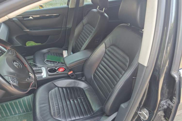 Used Volkswagen Magotan 2012 Revised Version 1.8TSI Leading Edition Left Front Seat