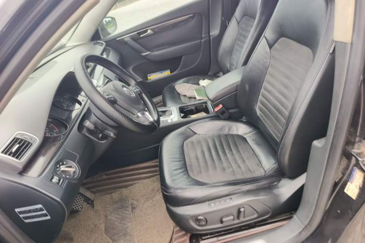 Used Volkswagen Magotan 2012 Facelift 1.8TSI Prestige Model Left Front Seat