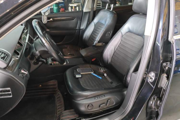 Used Volkswagen Magotan 2012 1.8TSI Prestige Model Left Front Seat