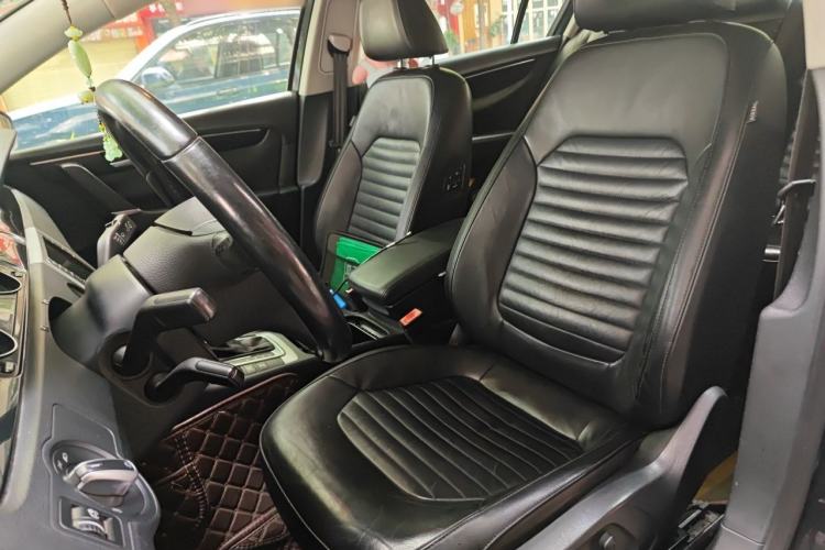 Used Volkswagen Magotan 2012 Revised 1.8TSI Luxury Version Left Front Seat