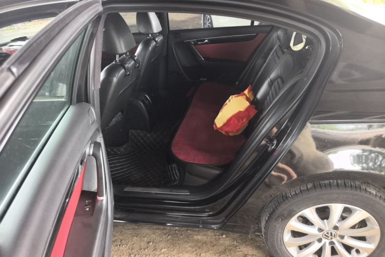 Used Volkswagen Magotan 2012 1.8TSI Luxury Model Left Rear Seat