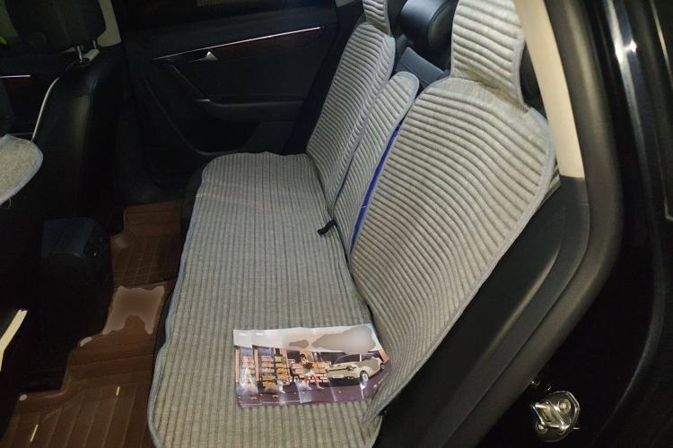 Used Volkswagen Magotan 2012 Travel Edition 2.0 TSI Comfort Version Left Rear Seat